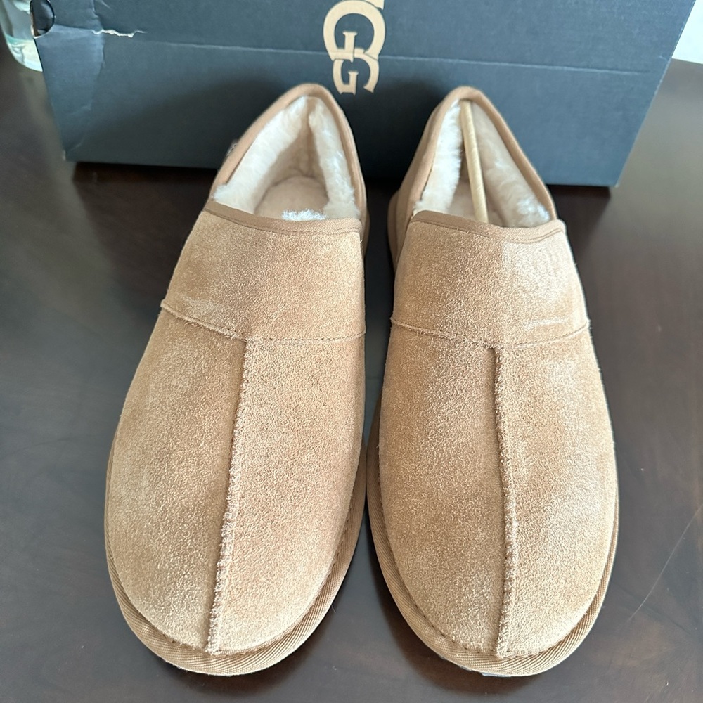 UGG Leisure Suede Slip On